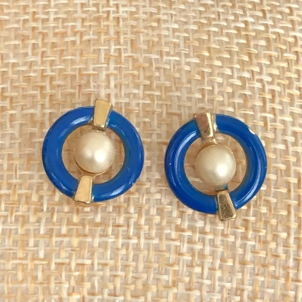 Vintage Avon Blue Enamel Faux‎ Pearl Stud Earring Set Nautical Gold Tone Circle